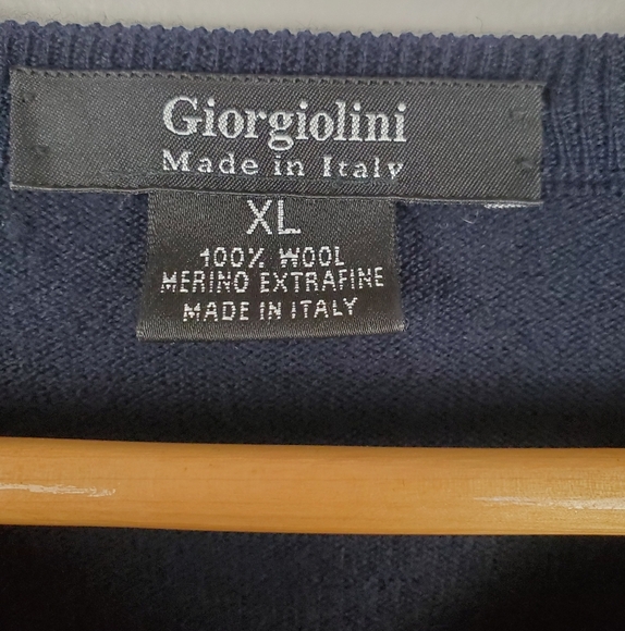 Giorgiolini Men's Merino Wool V-neck Sweater. Navy Blue. XL - Picture 4 of 12